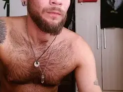 Amateur Adult Webcams of dominantthewolf