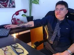Amateur Live Sex Cam of AquilesTaylor