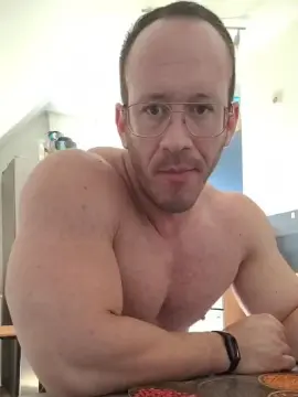 Cam4 Private Sex Chat of yumyum18