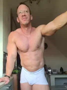 Cam4 Live Sex of yumyum18