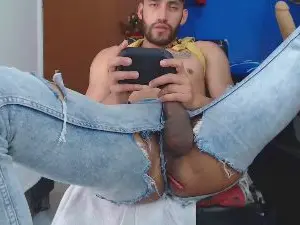Cam4 Nude Webcam of DERECKHOT33