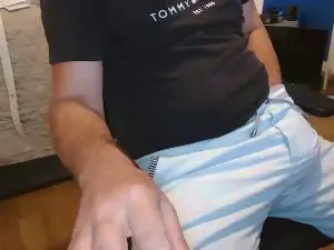 Cam4 Free Live Porn of Mr_Average_UK