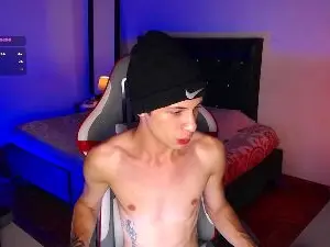Cam4 Watch Live Sex Cams of santiagocutexxx