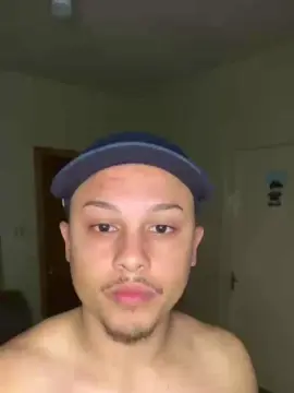 Cam4 Live Porn of Morenoyboy