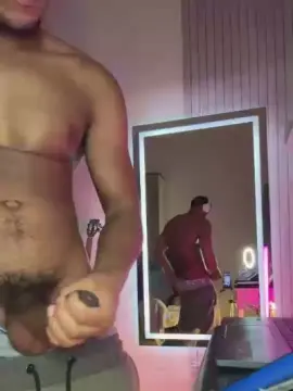 Cam4 Free Live Porn of Pintudomacho