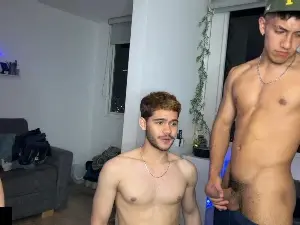 Cam4 Live Porn of zoneboys_