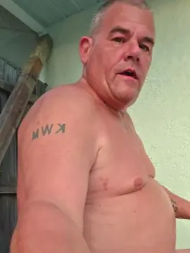 Cam4 Free Live Porn of naughty179