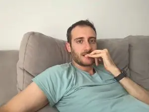 Cam4 Live Sex of LukaShyGuy225