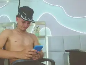 Cam4 Adult Webcam of DanntheStiff