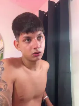 Cam4 Free Live Porn of naughty_daniel