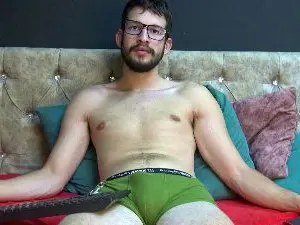 Cam4 Best live sex cam show of LeonVane