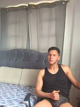 Cam4 Live Sex Cam of ERETH_LEWY