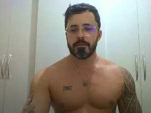 Cam4 Sex Cam of Alers87