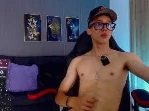 Cam4 Free Porn Cam of james_bigc0ck20