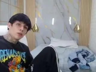 Camsoda Nude Webcam of iantwink18