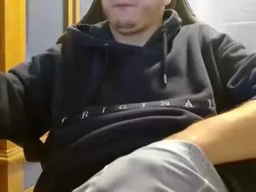 Chaturbate Watch Live Sex Cams of cuteboy090