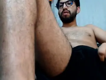 Chaturbate Live Sex Cam of adrian_falcon