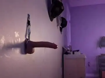 Chaturbate Free Live Porn of tyler_diamond0999