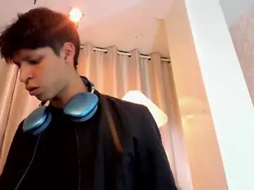 Chaturbate Live Sex Cam of ethan_qop