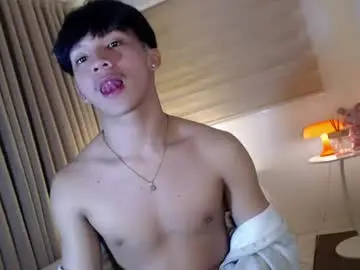 Chaturbate Live Sex Cam of etherealboytoy4hire
