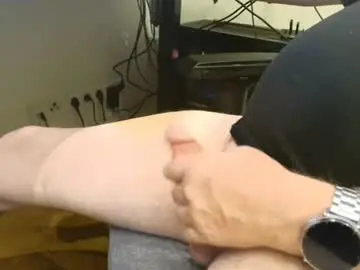 Chaturbate Free Live Porn of thyrox38