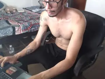 Chaturbate Live Sex Cam of julfigo