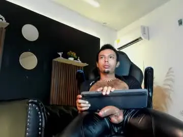 Chaturbate Adult Webcam of titobell10