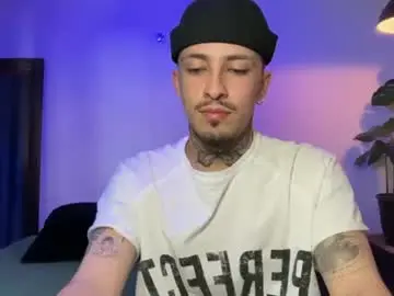 Chaturbate Live Sex Cam of noah_and_steven