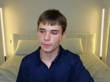 Chaturbate Live Sex Cam of simonboy592