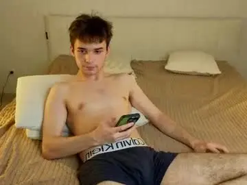 Chaturbate Nude Webcam of simonboy592