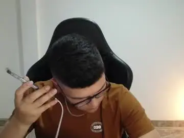 Chaturbate Live Sex Cam of david_smit_
