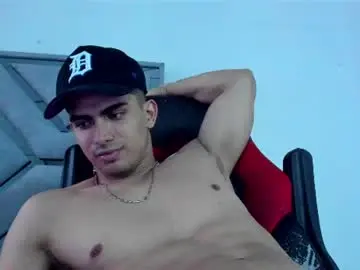 Chaturbate Watch Live Sex Cams of danterouxx