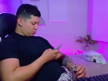 Chaturbate Free Live Porn of _robertobaggio