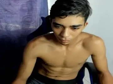 Chaturbate Live Sex Cam of alienbigcock_01