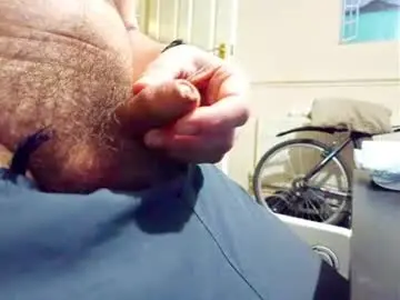 Chaturbate Free Live Porn of smallhairyuncut