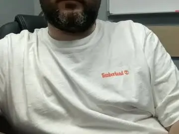 Chaturbate Live Sex Cam of uncutdude321