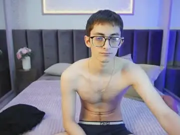 Chaturbate Live Sex Cam of ronbevs
