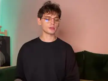Chaturbate Free Porn Cam of oliverlawrence