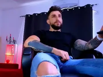 Chaturbate Free Live Porn of mightyaaron