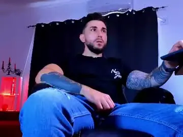 Chaturbate Live Sex Cam of mightyaaron