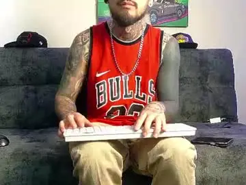 Chaturbate Live Porn of julian_tattoo