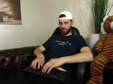 Chaturbate Live Sex Cam of kyloeast