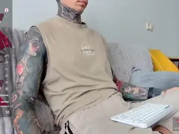 Chaturbate Adult Webcam of max_reaves