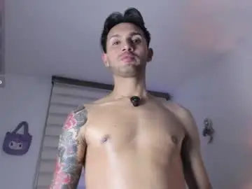 Chaturbate Live Sex Cam of leo_carteer