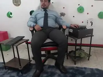 Chaturbate Live Sex Cam of kalethbigdick88