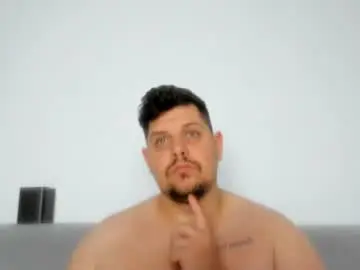 Chaturbate Live Sex of famousboy1