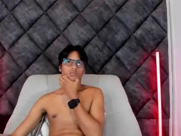 Chaturbate Best live sex cam show of liamkron