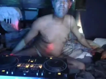 Chaturbate Live Sex Cam of fadeyisteven32