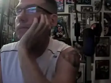 Chaturbate Live Sex Cam of dix_handley_50