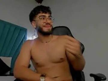 Chaturbate Live Sex Cam of francobanderas1